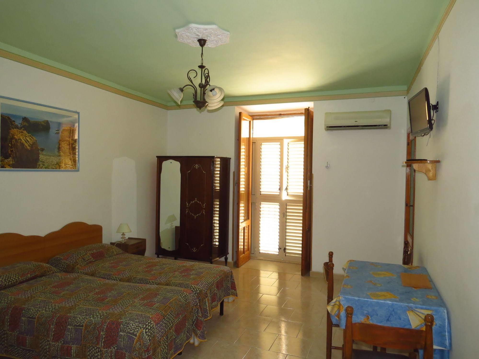 Affittacamere Casa Vittorio Città di Lipari
